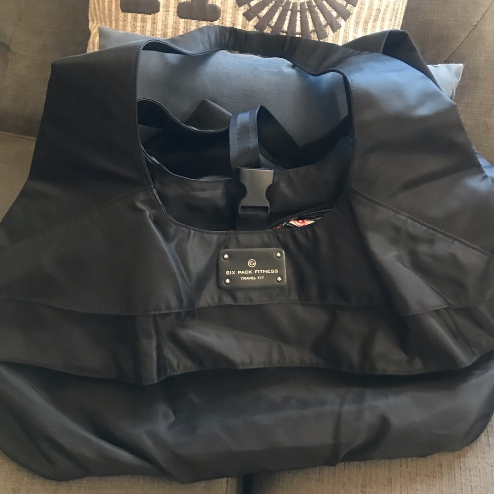 Gym bag black high quality nylon.